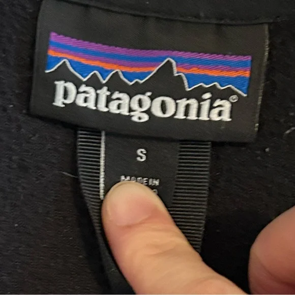 GUC Patagonia Classic Micro-D Fleece Jacket (Black, Small) - Picture 6 of 9